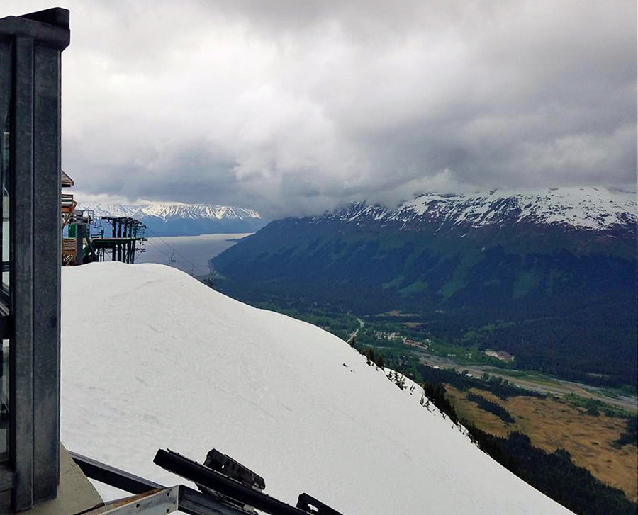 ../Images/HUANG,MEI-HUI.Alaska.Seven Glaciers (49).jpg